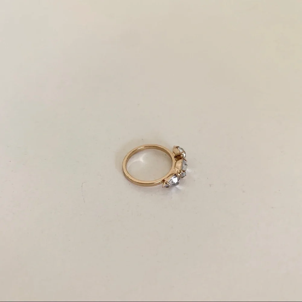 NWOT Crystal midi ring